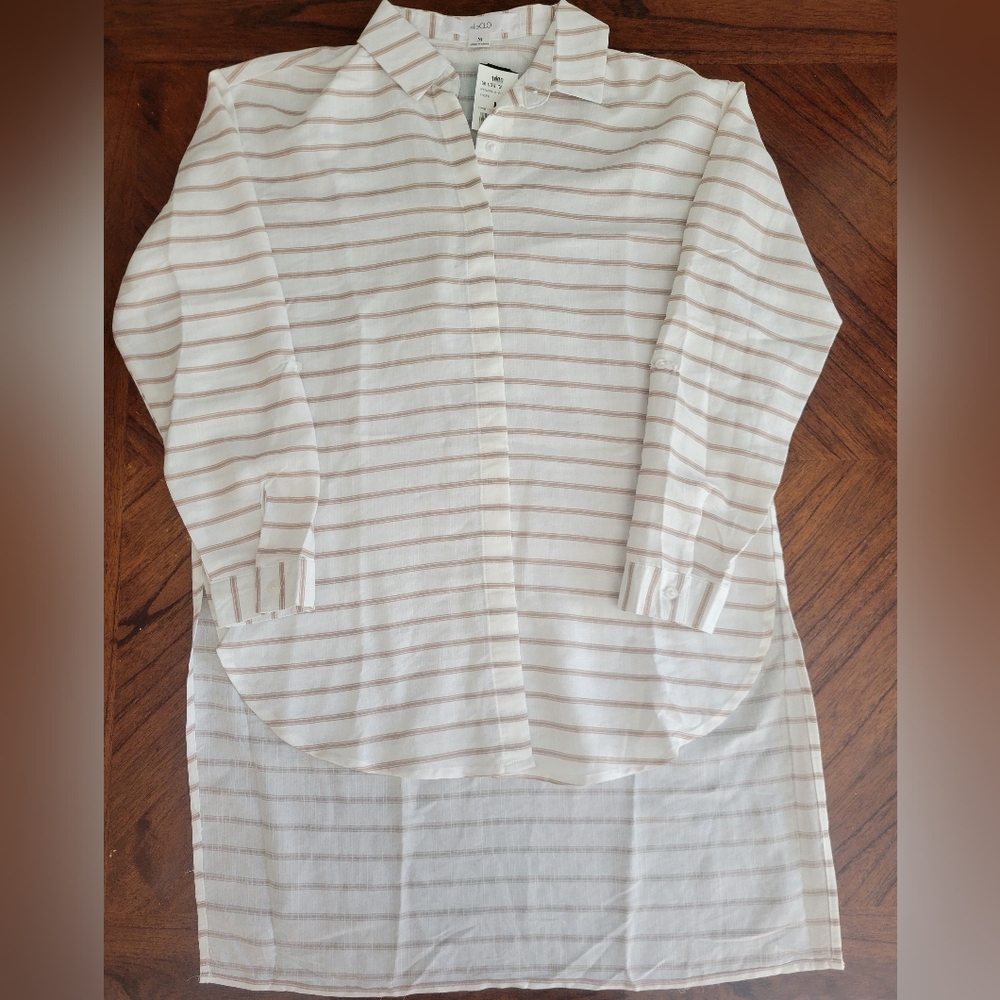 Womens Button Up Shirt Size Medium.